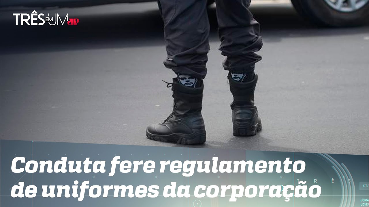 Policiais do Rio de Janeiro usam meias com imagem e nome de Jair Bolsonaro