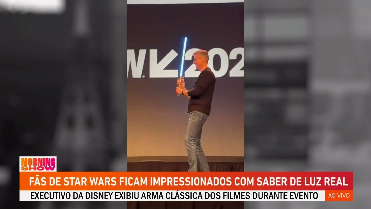 Disney choca fãs de Star Wars com sabre de luz real
